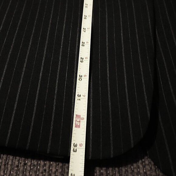 Bachrach Men 2 Peice Black with Gray Pinstripe Suit     42R - Picture 16 of 16